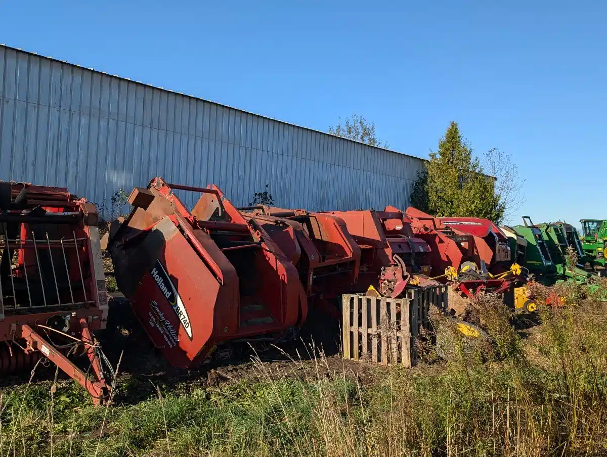 Gallery image 2 for Used Gehl-NH-JD Round Baler