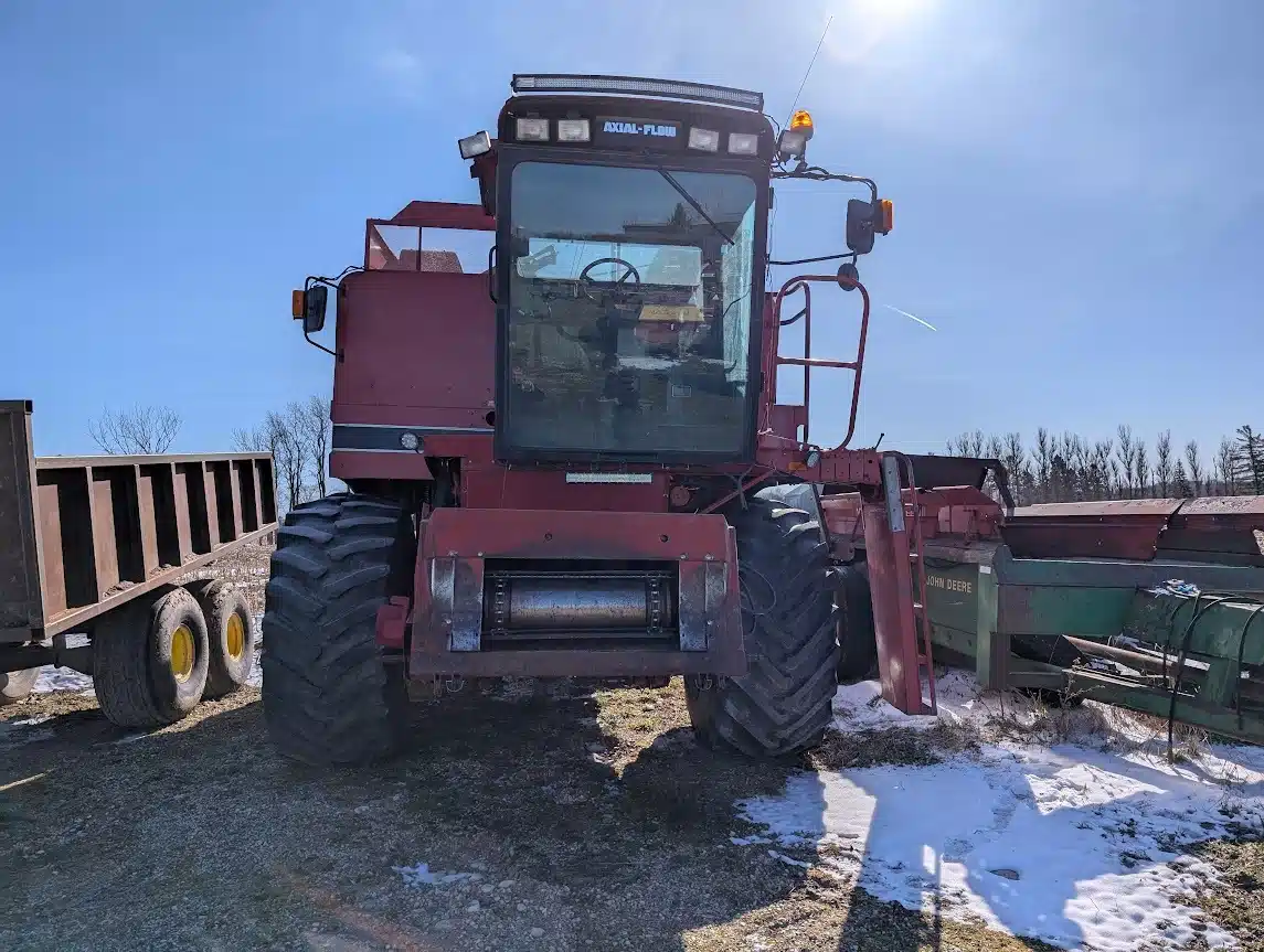 Gallery image 2 for Used Case IH 1666 Combine