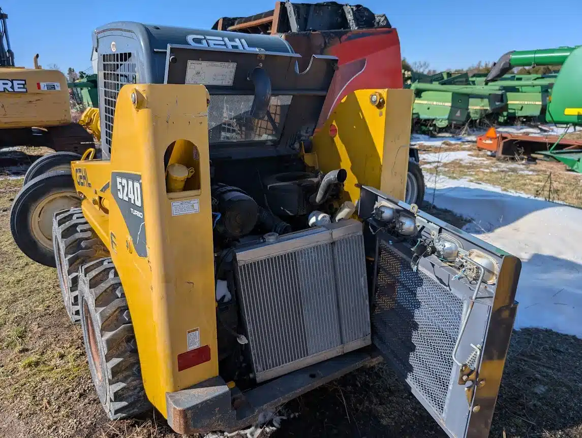 Gallery image 2 for Used Gehl 5240 Skid Steer