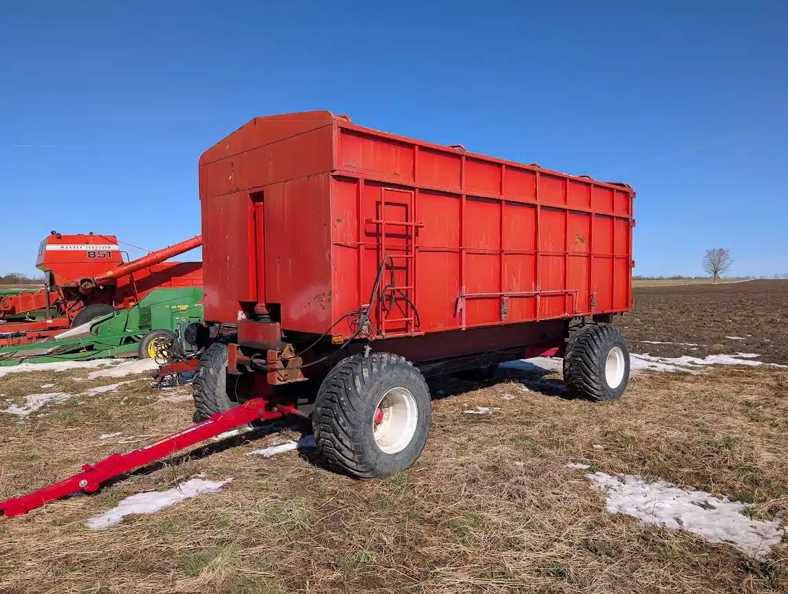 Gallery image 1 for Used 18ft Dump Wagon