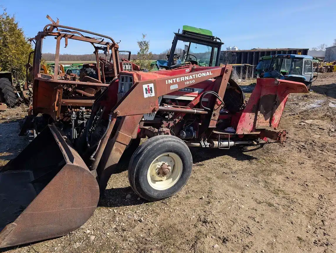 Gallery image 1 for Used International Harvester 474 Tractor