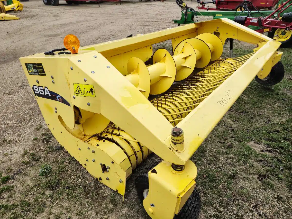 Gallery image 1 for Used John Deere 96A Header - Pickup