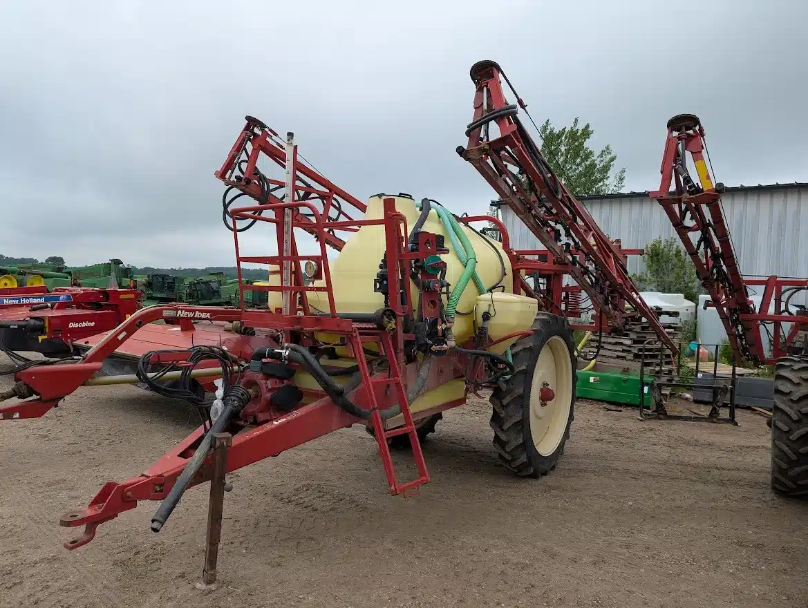 Gallery image 2 for Used Hardi COMMANDER 750 Sprayer - Pull Type