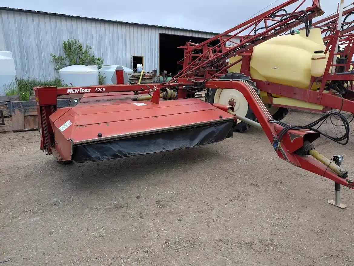 Gallery image 1 for Used New Idea 5209 Disc Mower Conditioner