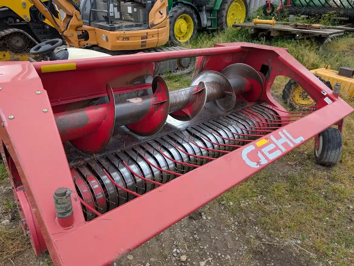 Gallery image 2 for Used Gehl 1240 Header - Pickup