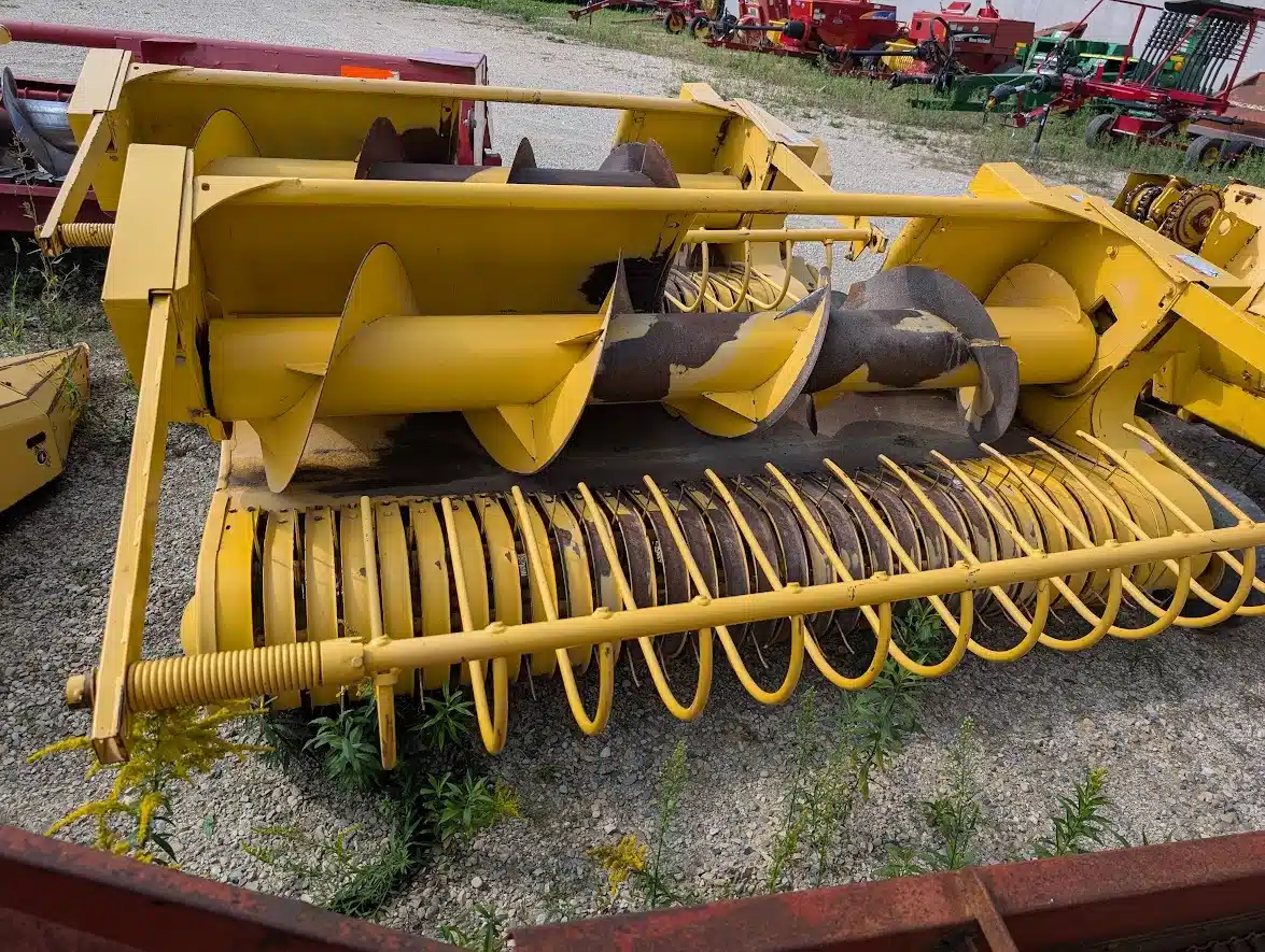 Gallery image 2 for Used New Holland 27P Header - Pickup