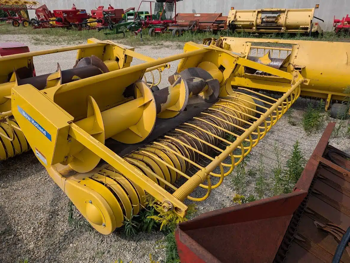 Gallery image 1 for Used New Holland 27P Header - Pickup