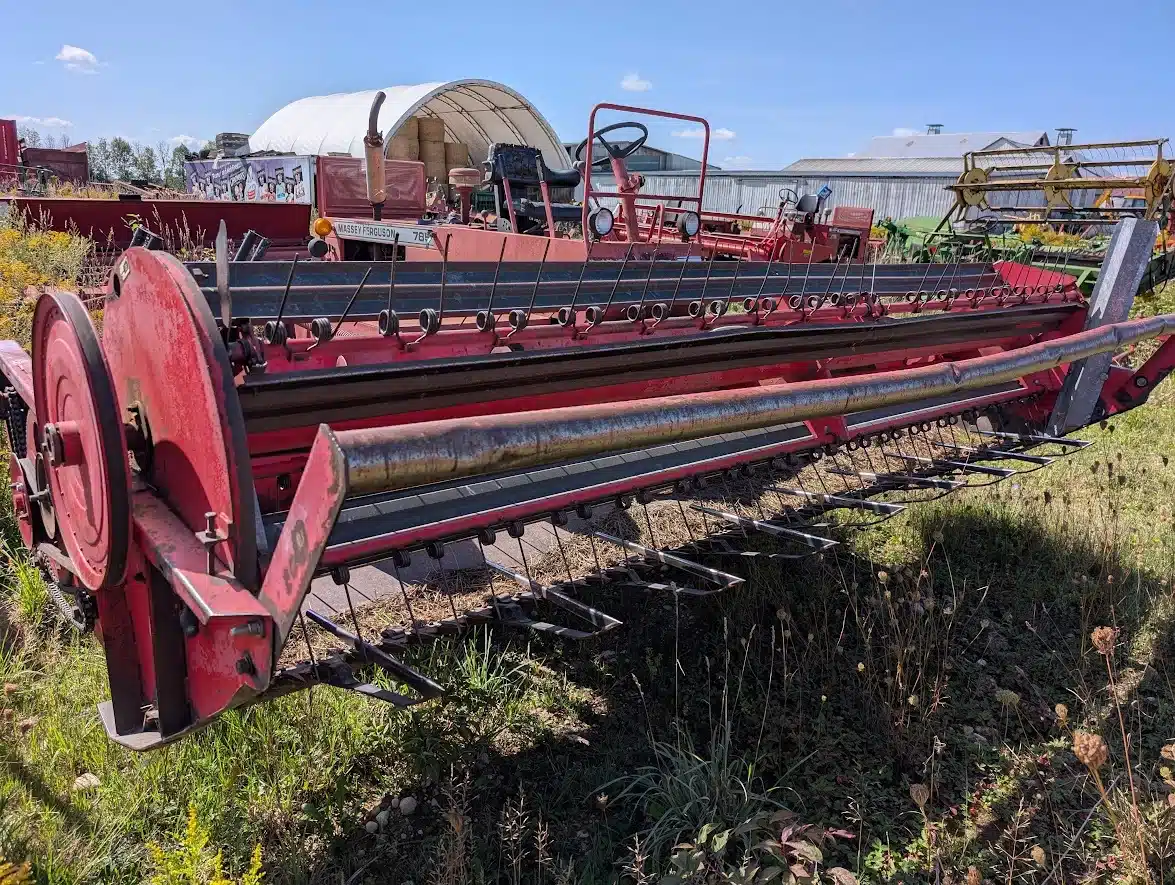 Gallery image 2 for Used Massey Ferguson 785 Windrower