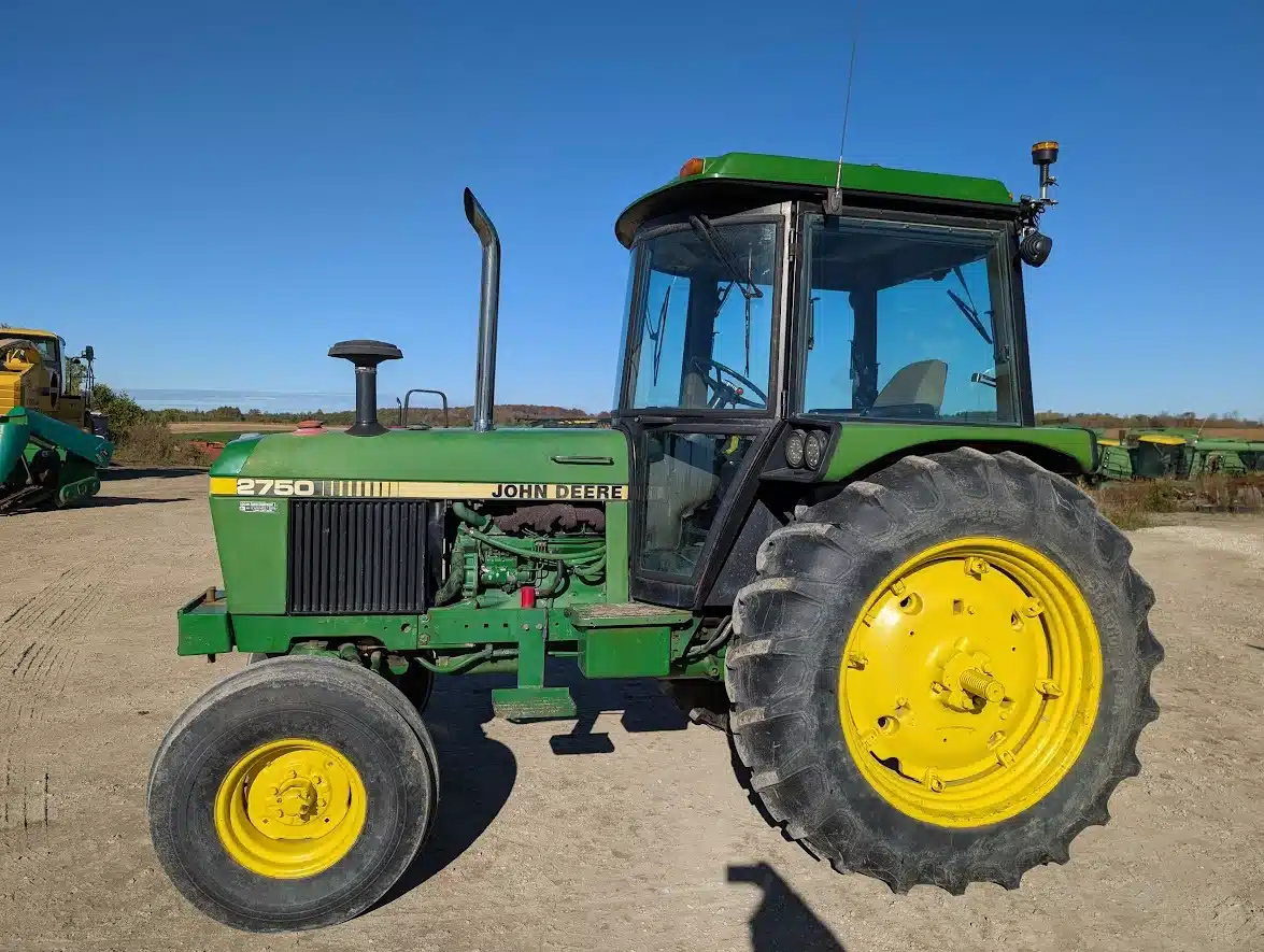 Gallery image 2 for Used John Deere 2750 Tractor