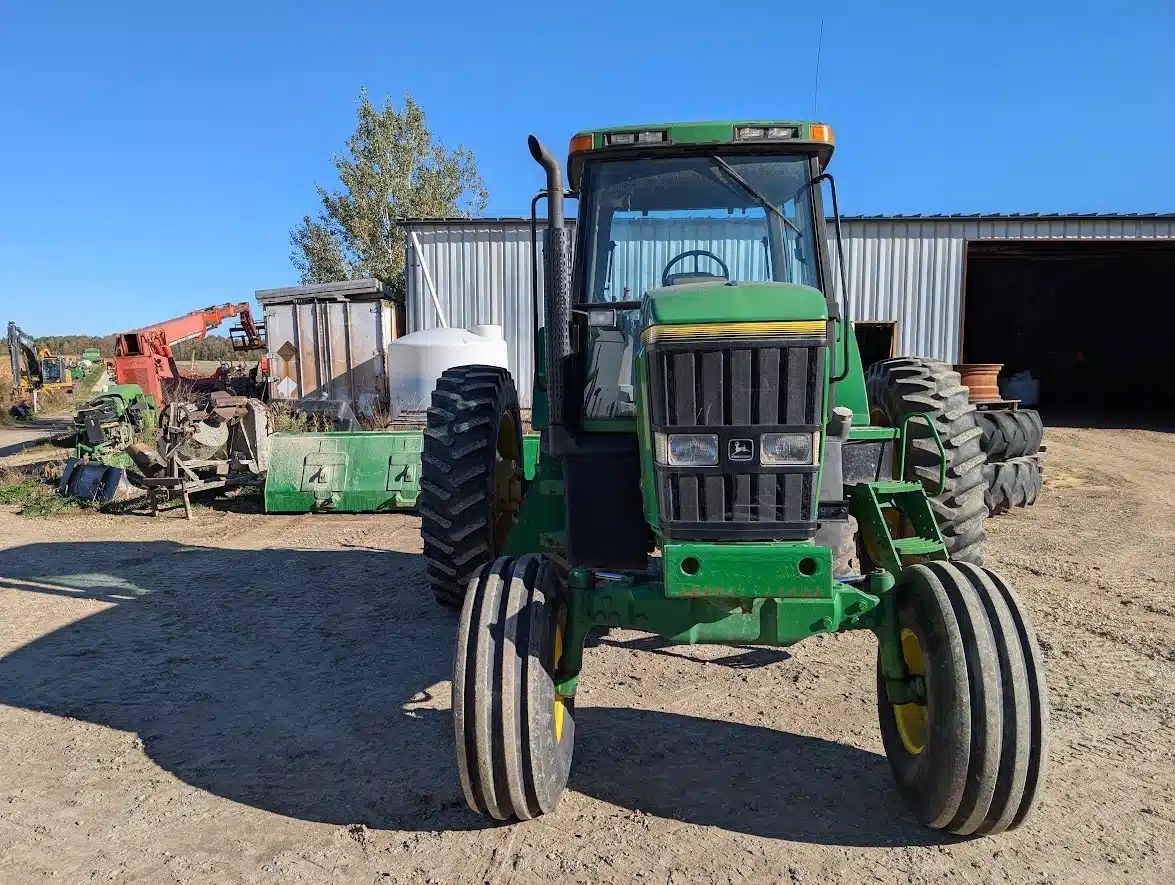 Gallery image 2 for John Deere 7700 Tractor