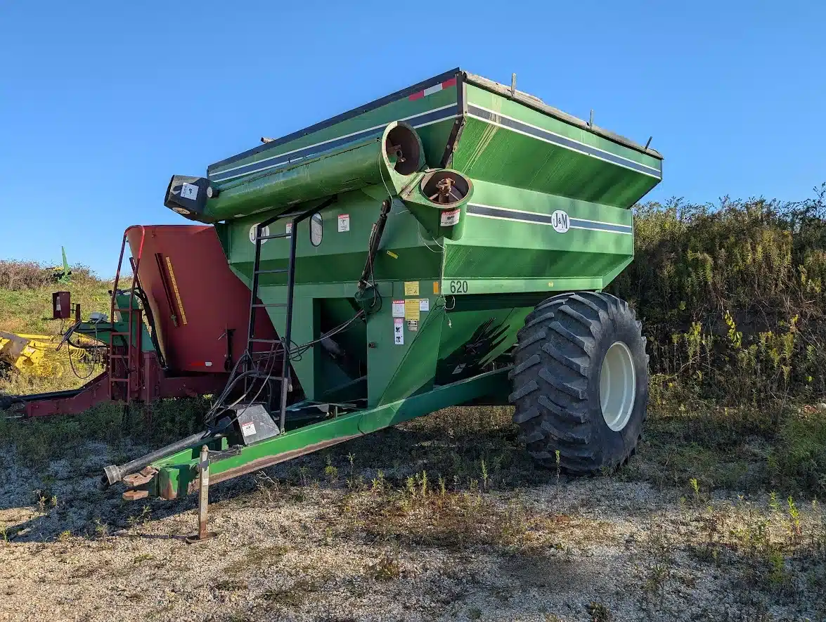 Used J&M 620 Grain Cart