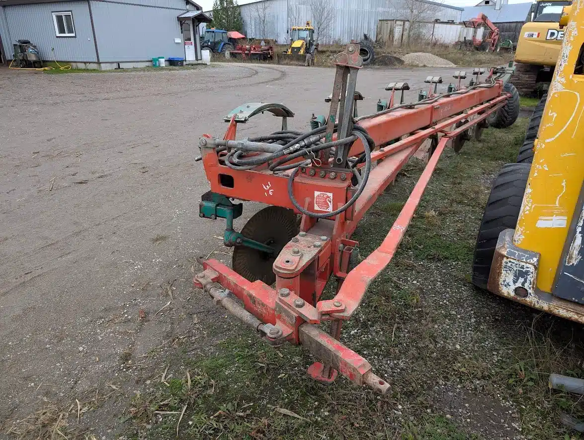 Gallery image 2 for Kverneland BB115 Plow