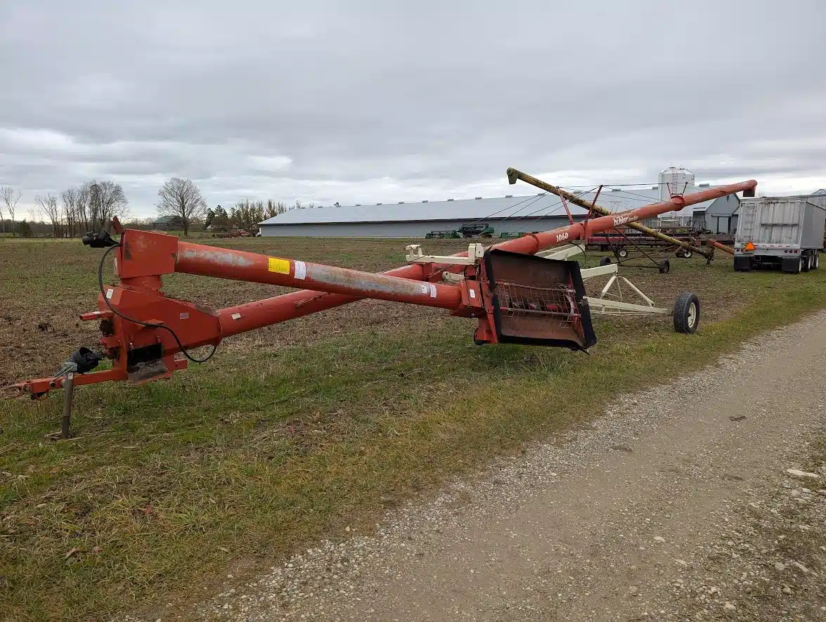 Used Farm King 1060 Grain Auger