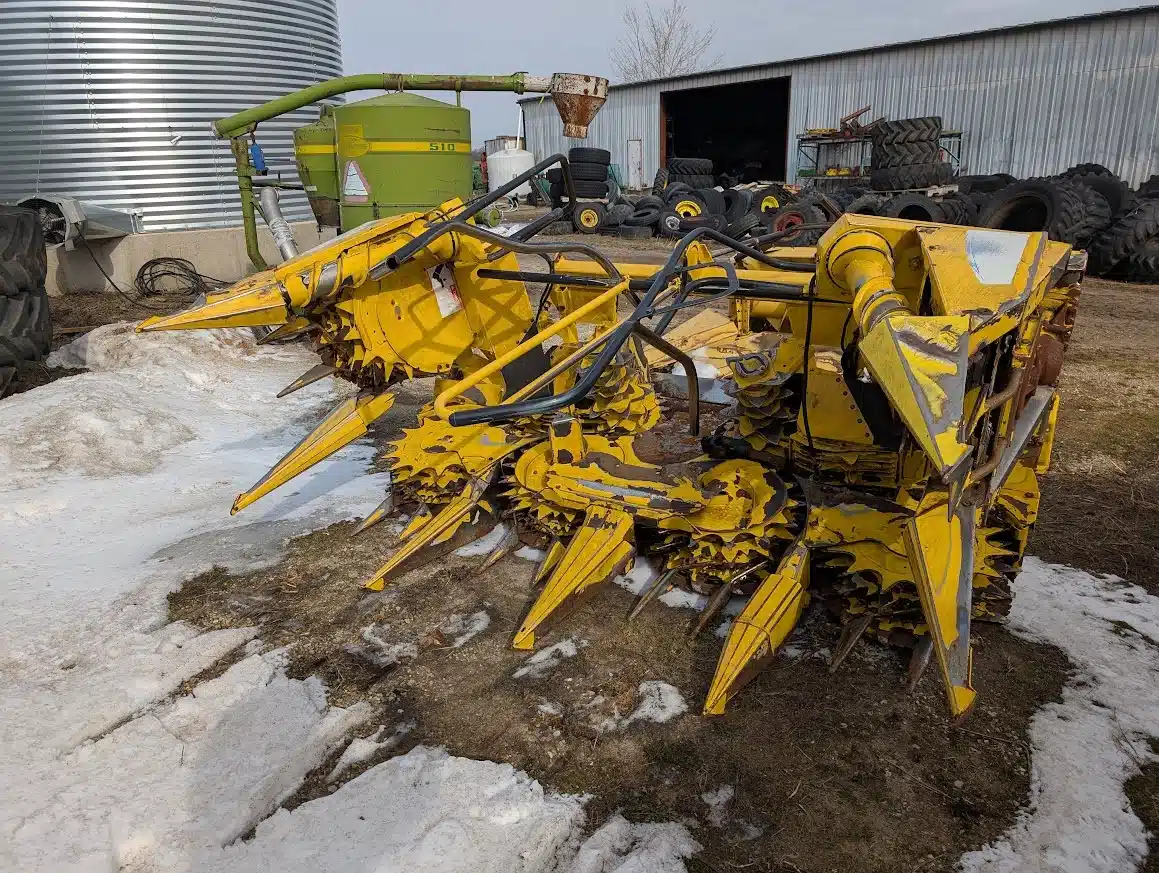 Photo de la Galerie 2 pour 2008 New Holland 420FI Nez - Maïs
