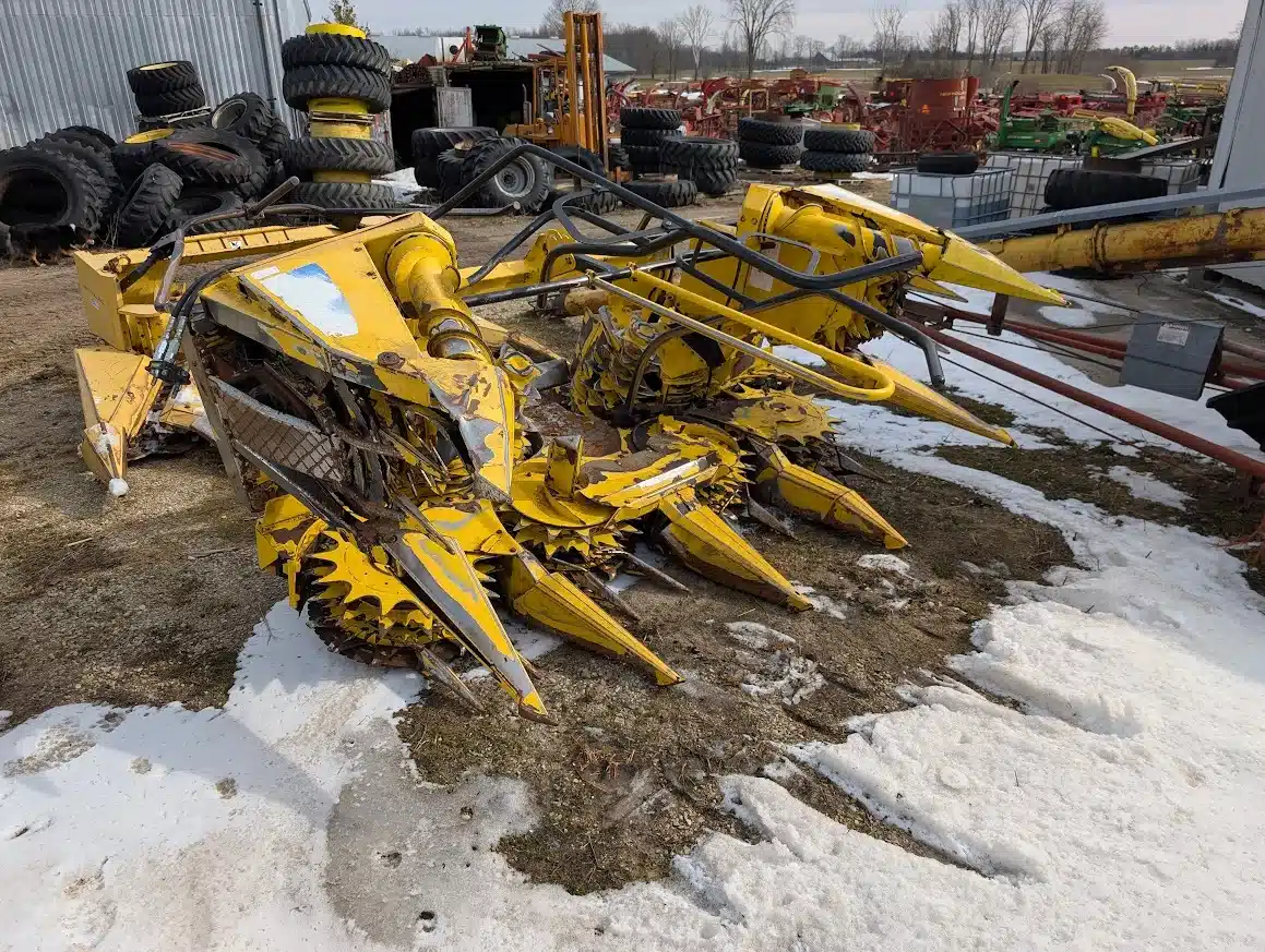 Photo de la Galerie 1 pour 2008 New Holland 420FI Nez - Maïs