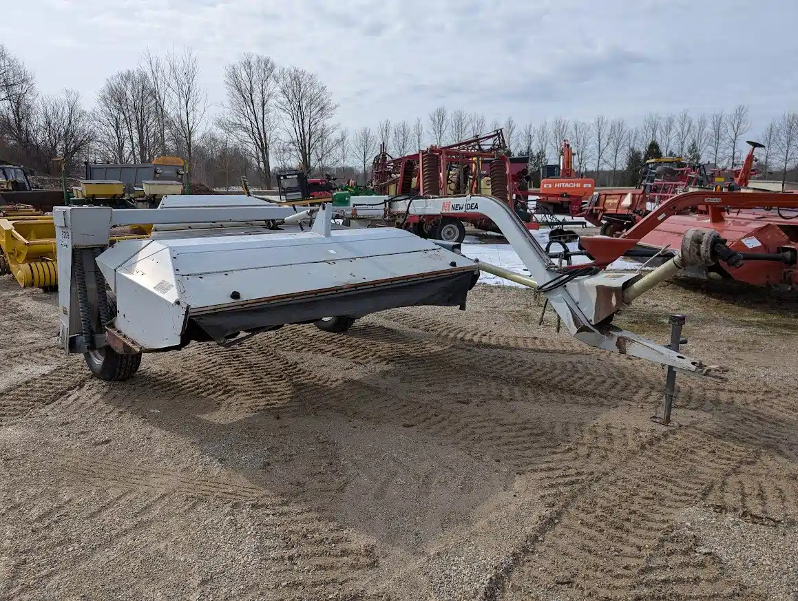 New Idea 5209 Disc Mower Conditioner