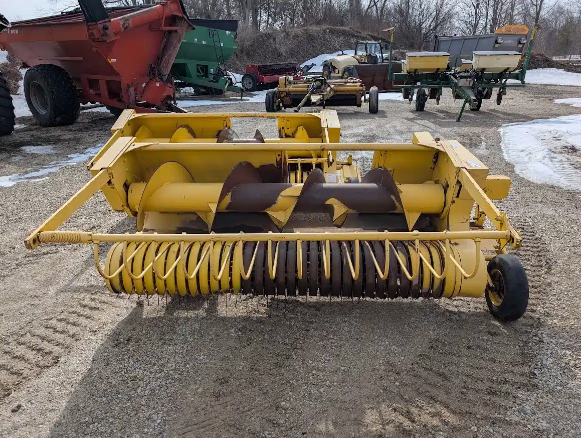 Gallery image 2 for New Holland 27P Header - Pickup