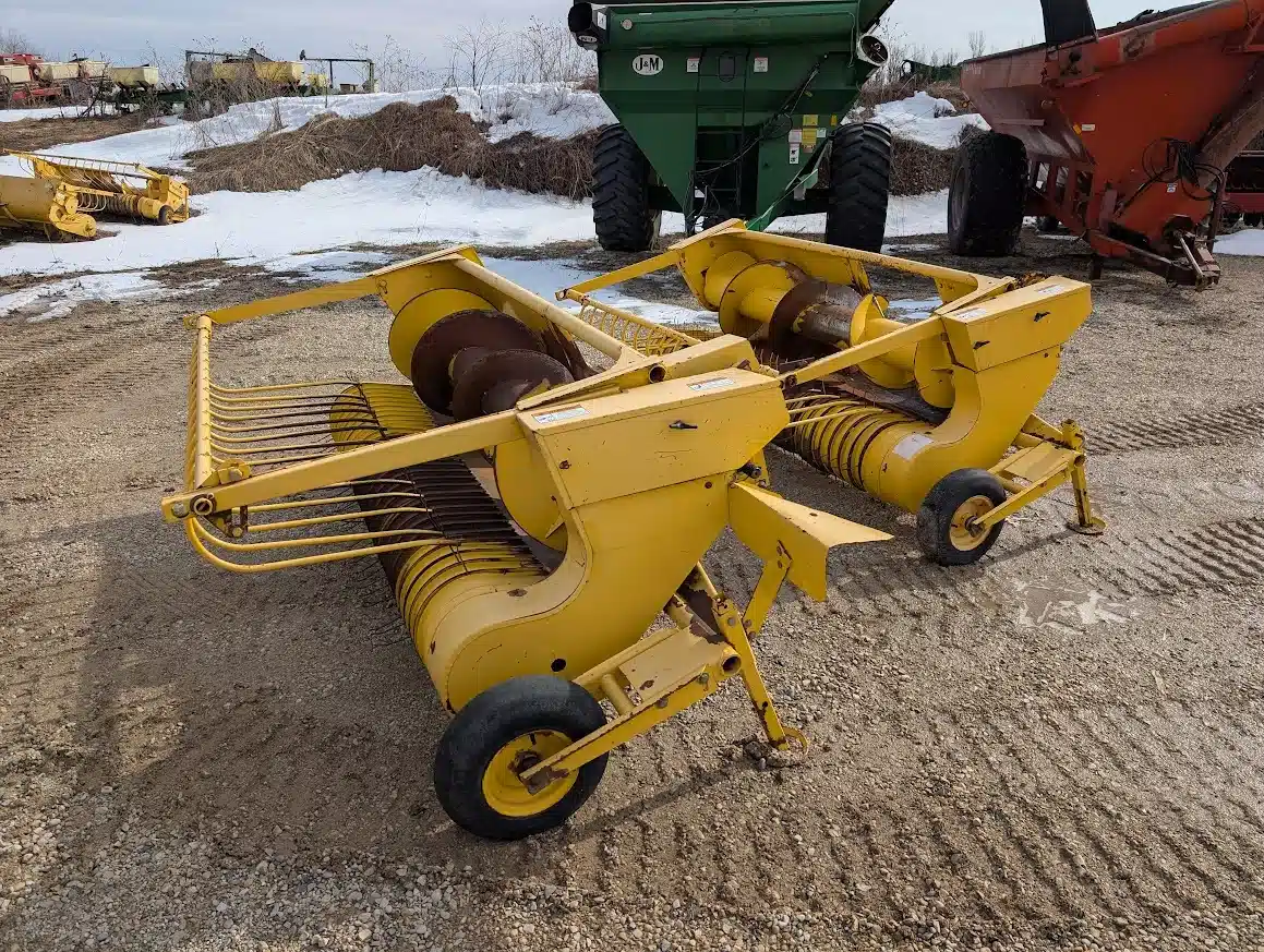 Gallery image 1 for New Holland 27P Header - Pickup