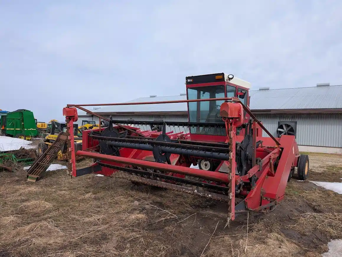 Gallery image 1 for International Harvester 5000 Windrower
