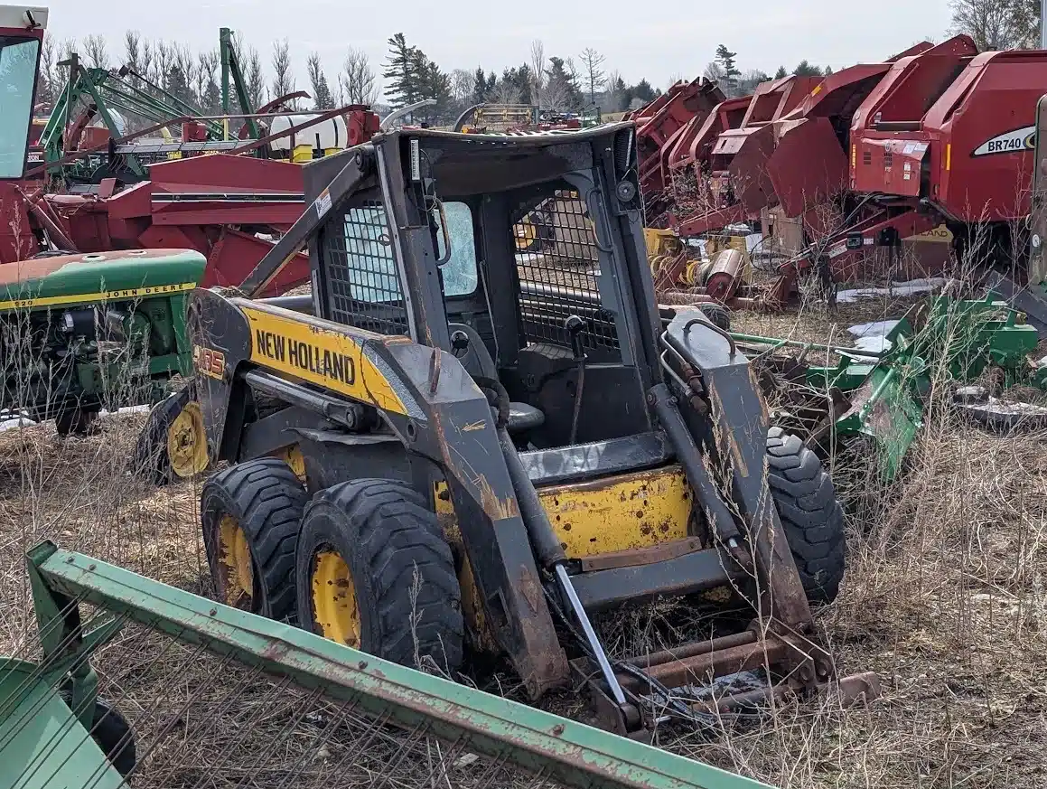 Gallery image 2 for New Holland L185 Skid Steer