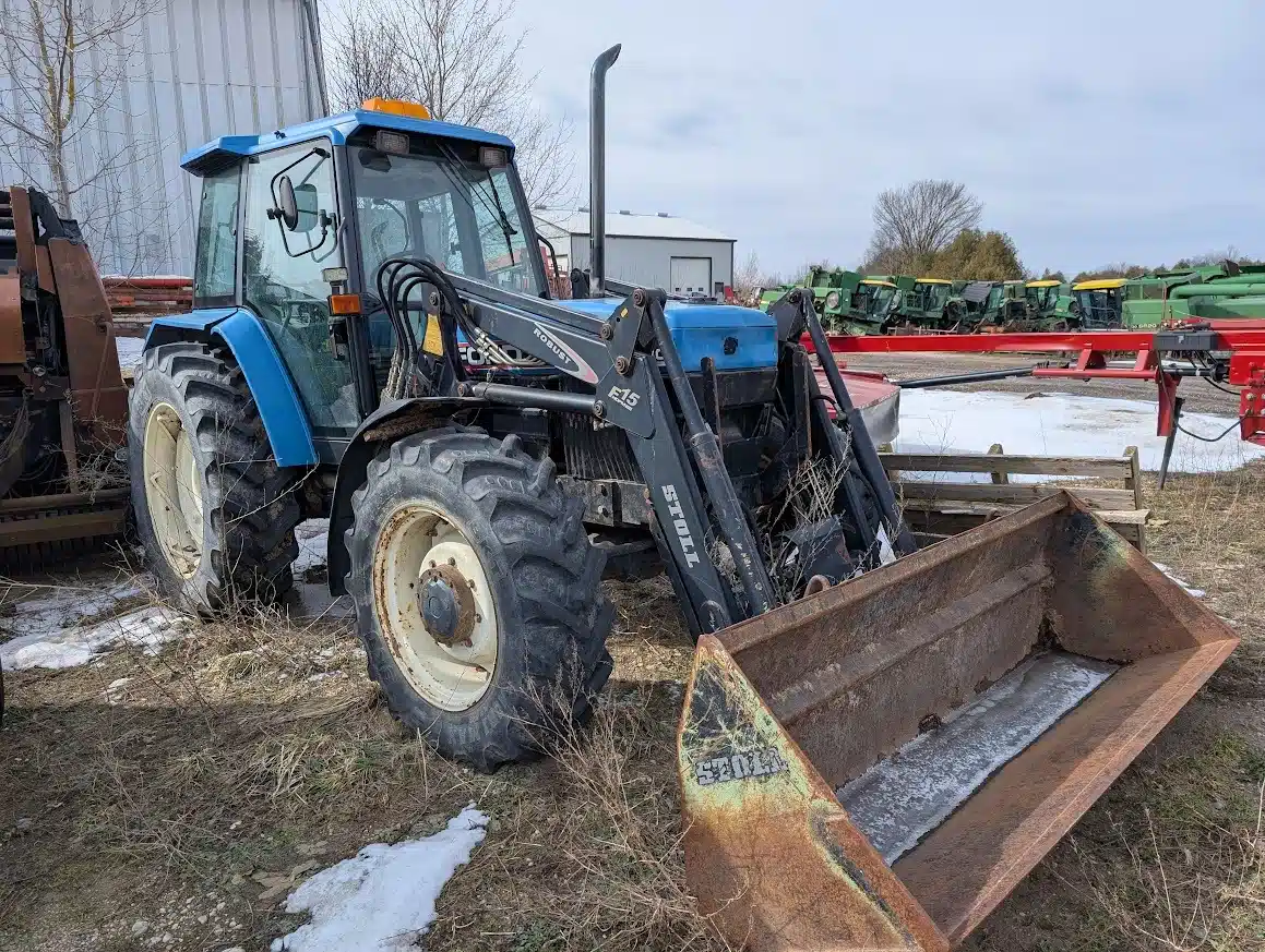 Photo de la Galerie 1 pour Ford 8240 Tracteur