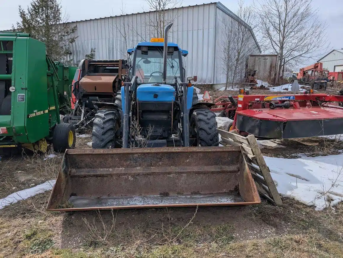 Photo de la Galerie 2 pour Ford 8240 Tracteur
