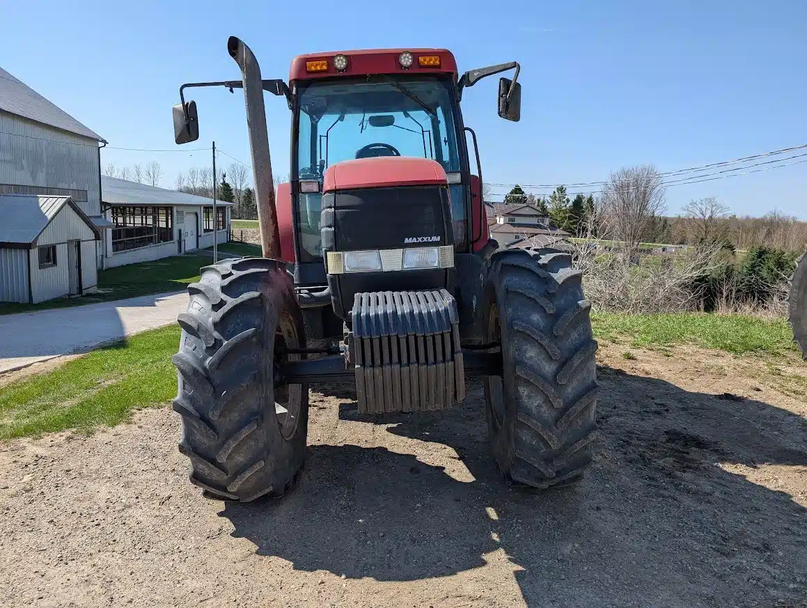 Photo de la Galerie 2 pour Case IH MAXXUM 135 Tracteur