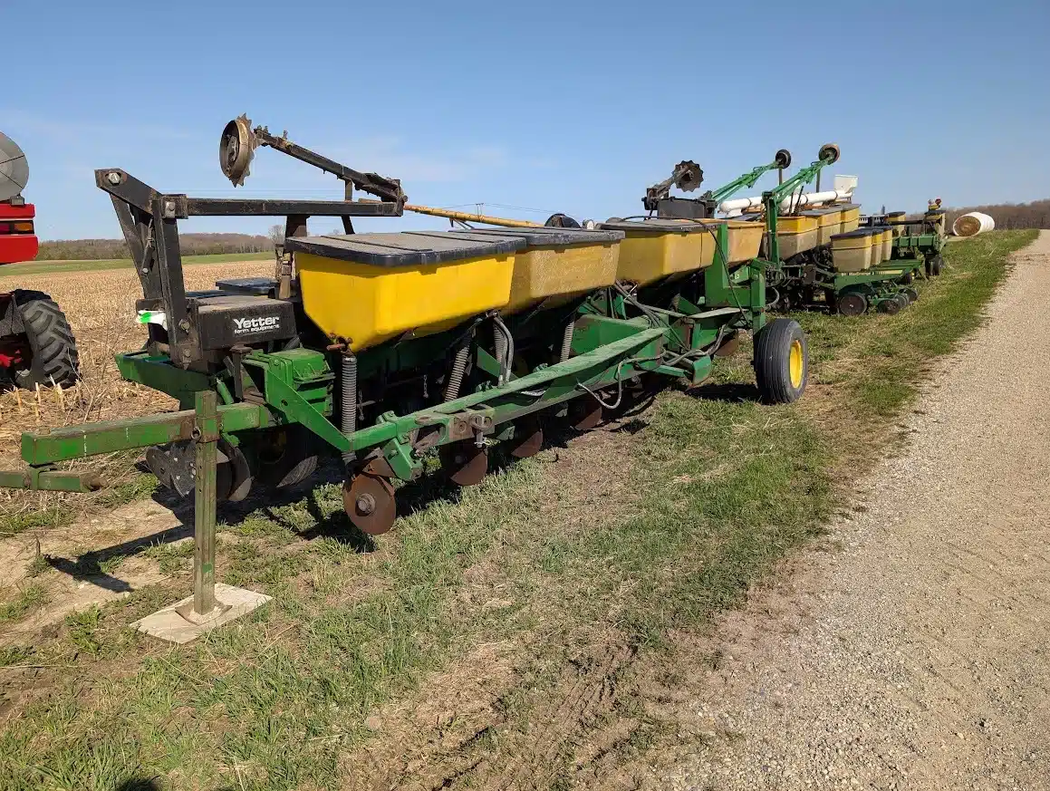 Gallery image 1 for John Deere 7000 Planter