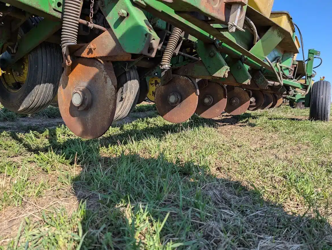 Gallery image 2 for John Deere 7000 Planter