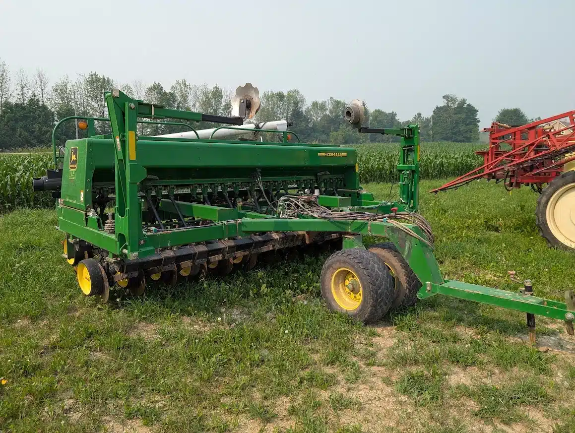 Gallery image 1 for John Deere 750 Drill