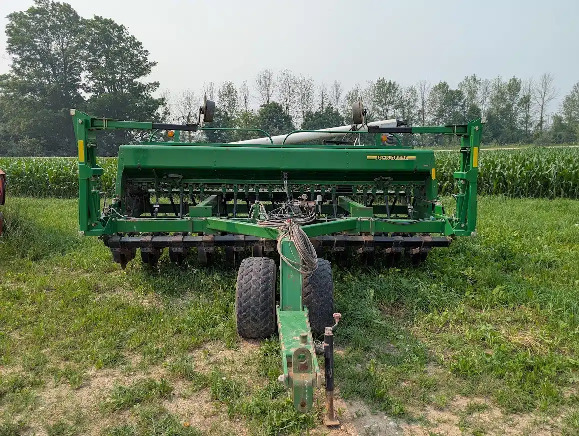 Gallery image 2 for John Deere 750 Drill