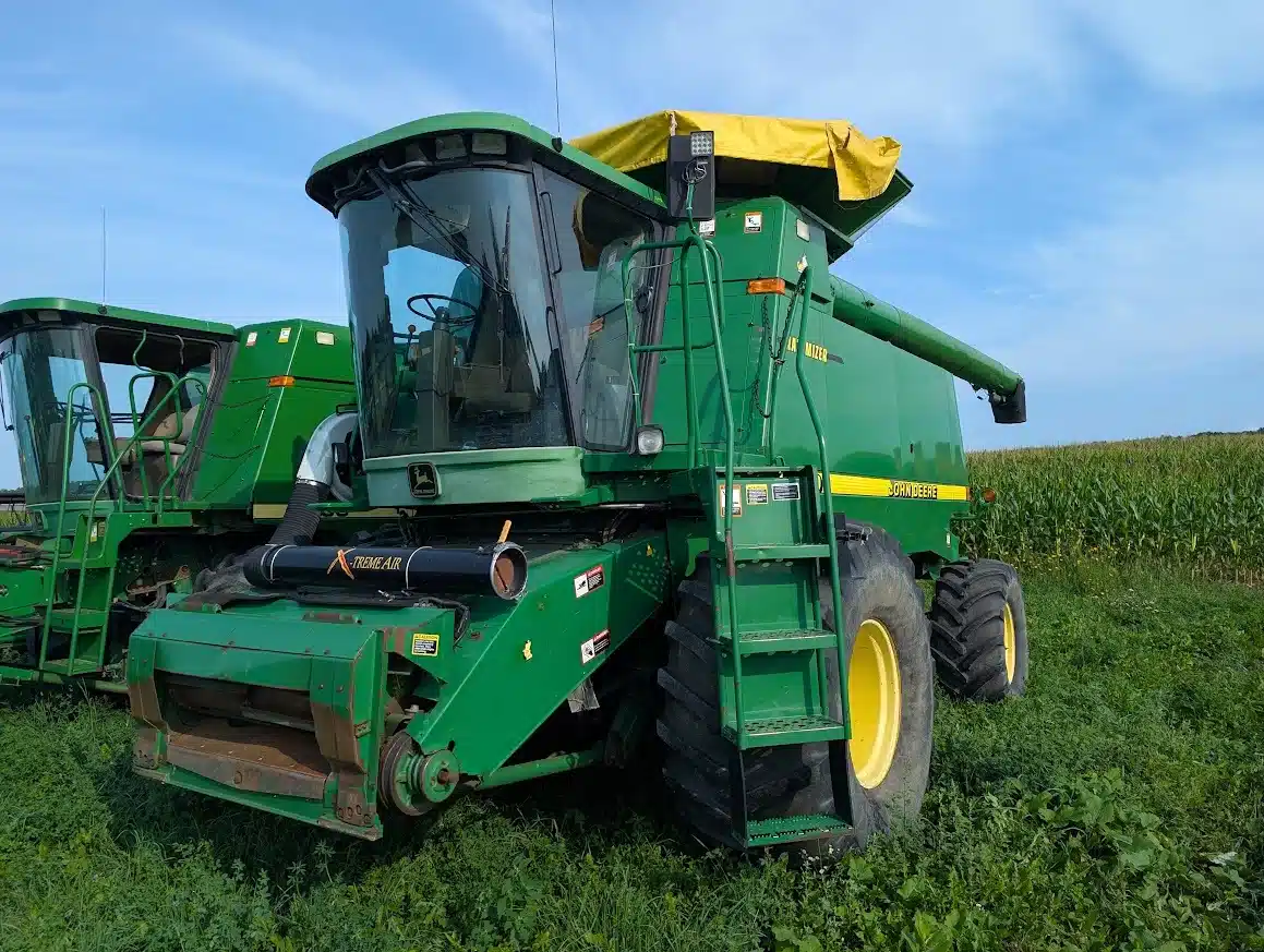 Photo de la Galerie 2 pour John Deere 9510 Batteuse