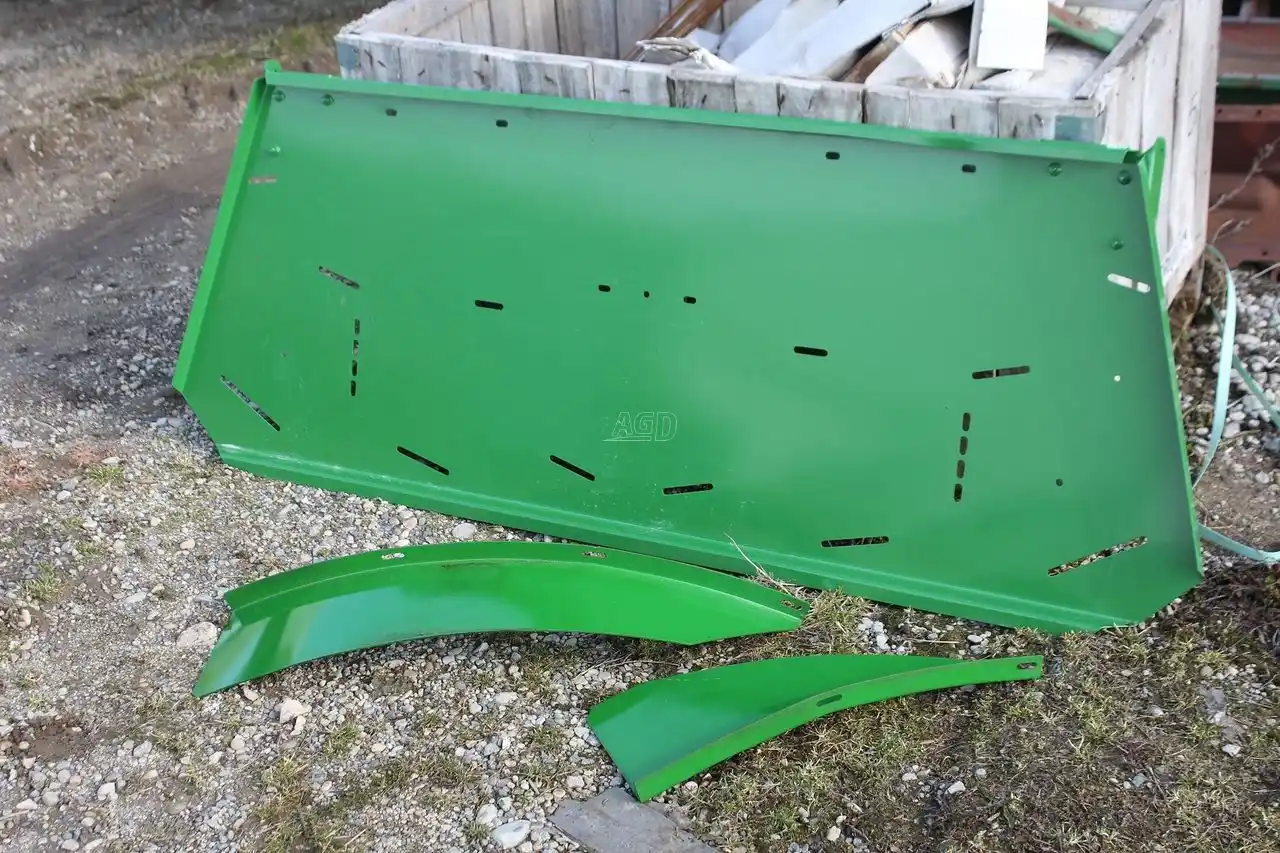 Gallery image 1 for New John Deere 9500 & 9600 Tails & Fins Parts New-Used