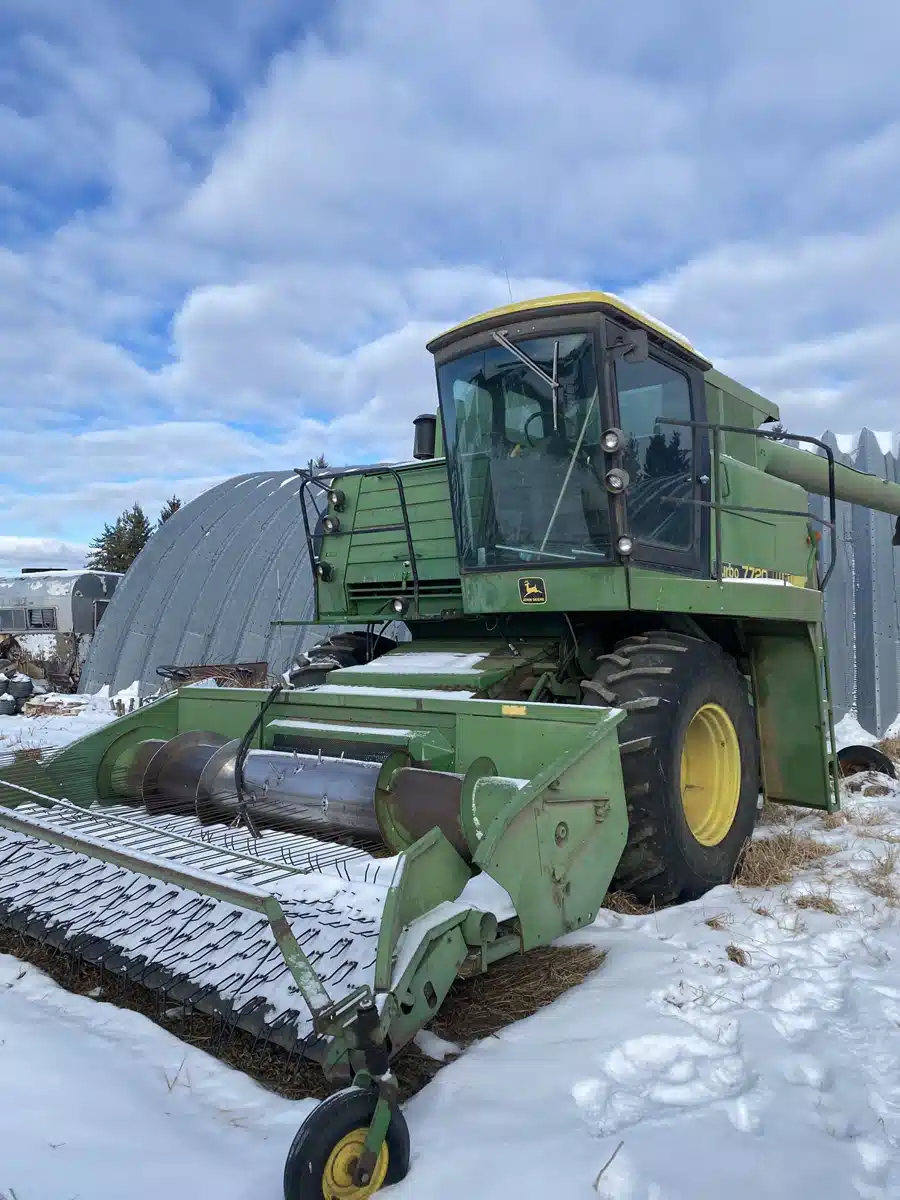 Gallery image 1 for Used 1980 John Deere 7720 Combine