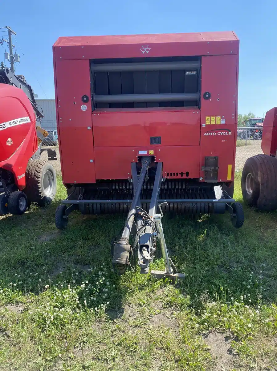 Gallery image 2 for Used 2016 Massey Ferguson 2956 Round Baler