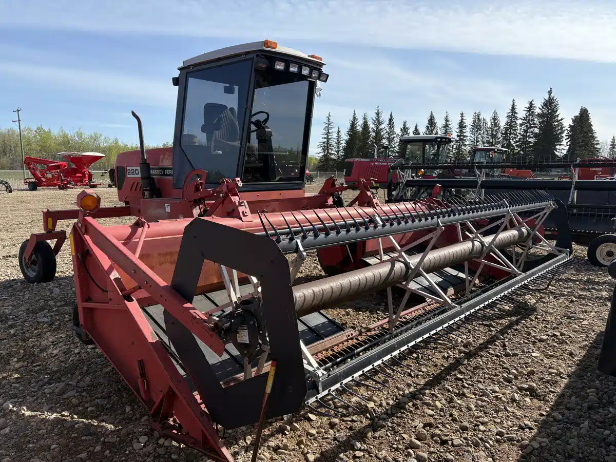 Gallery image 1 for Used 1998 Massey Ferguson 220 Windrower