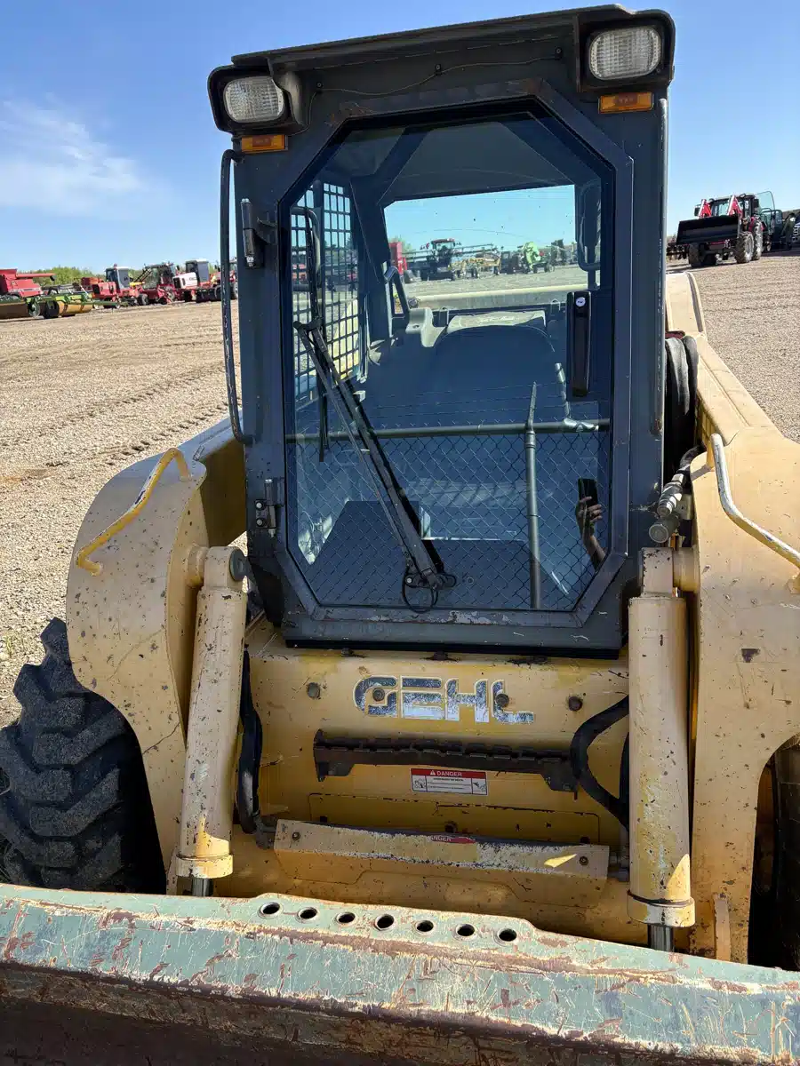 Gallery image 2 for Used 2004 Gehl 7810 Skid Steer