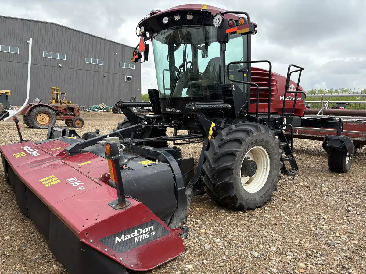 Gallery image 1 for Used 2019 MacDon M1170 Windrower
