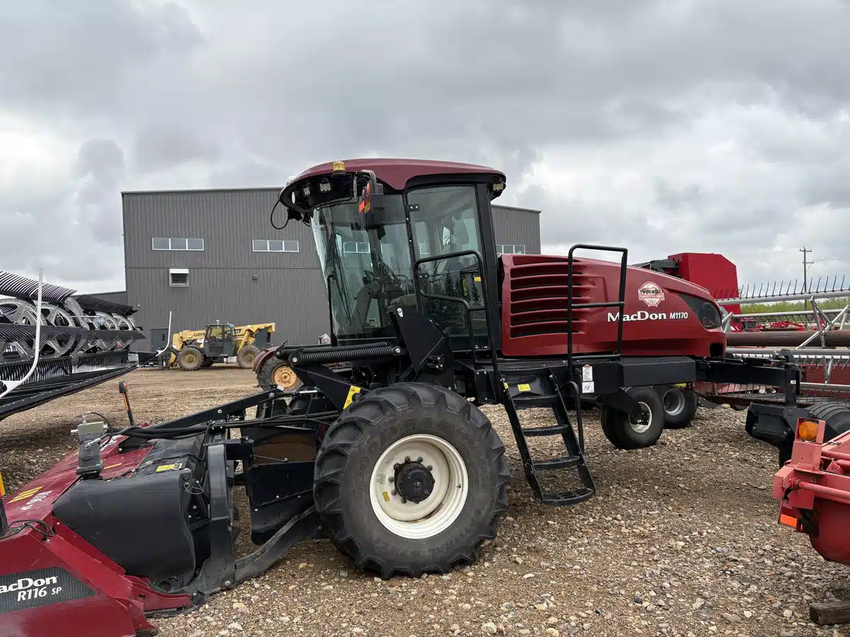 Gallery image 2 for Used 2019 MacDon M1170 Windrower