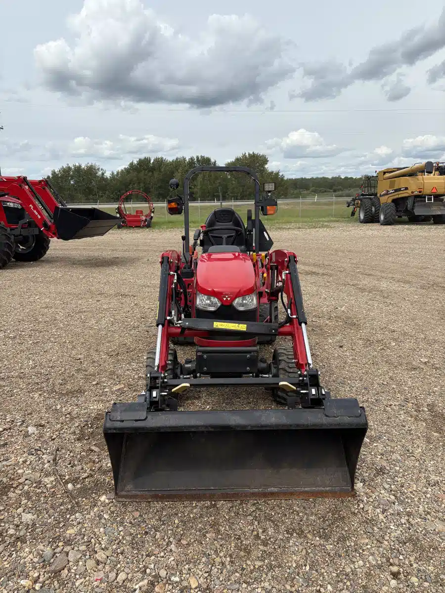 Gallery image 2 for Used 2021 Massey Ferguson GC1725M Tractor