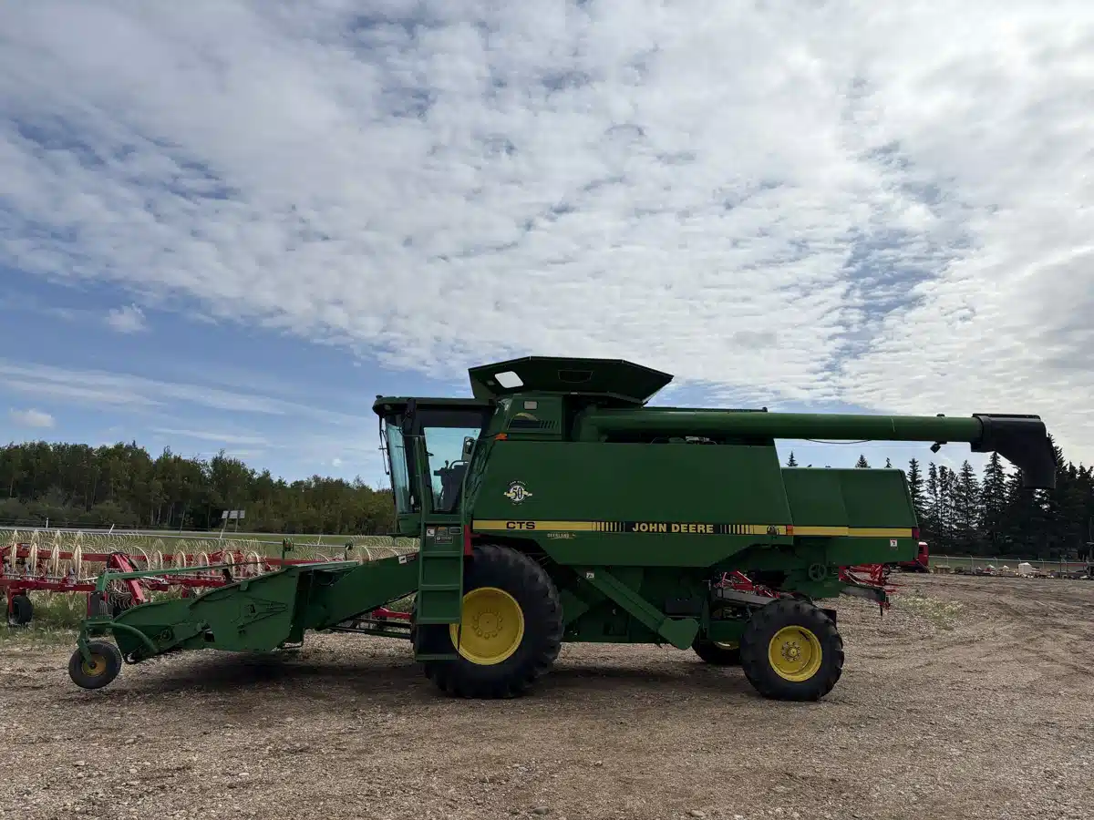 Gallery image 2 for Used 1997 John Deere CTS Combine