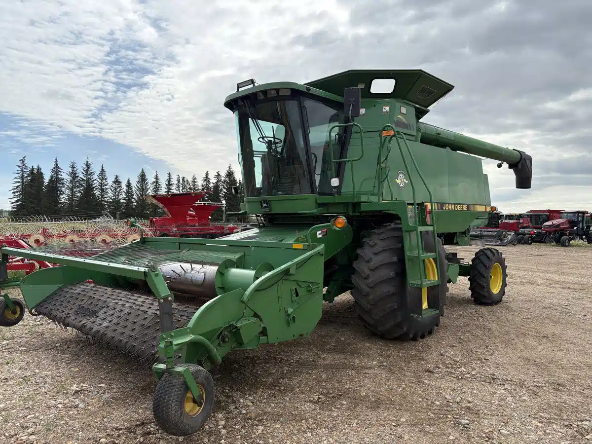 Gallery image 1 for Used 1997 John Deere CTS Combine