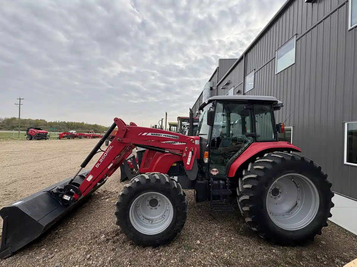 Gallery image 2 for Used 2014 Massey Ferguson 4610 Tractor