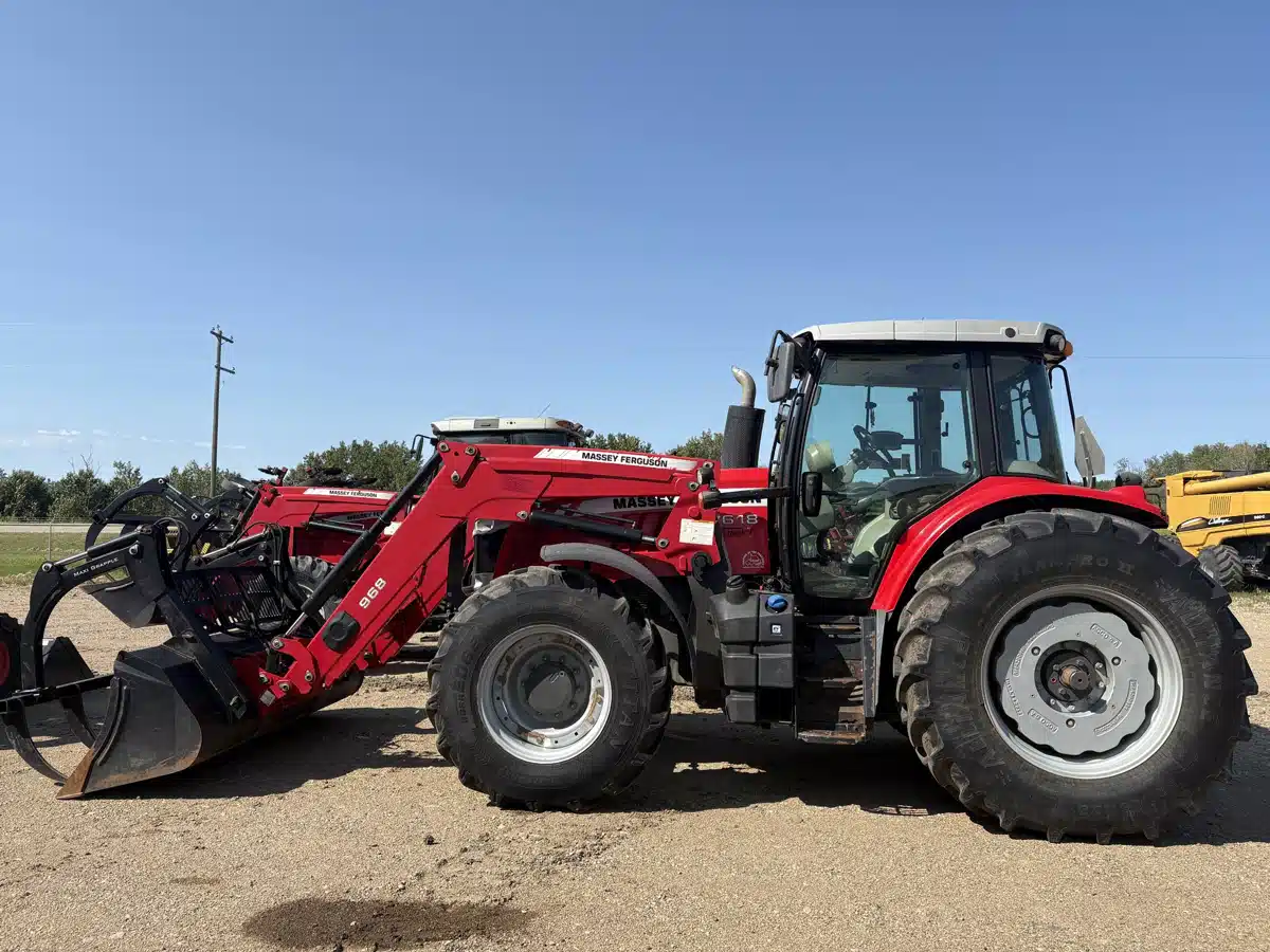 Gallery image 2 for 2013 Massey Ferguson 7618 Tractor
