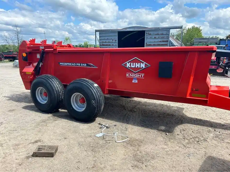Gallery image 1 for New 2024 Kuhn PS242 Manure Spreader