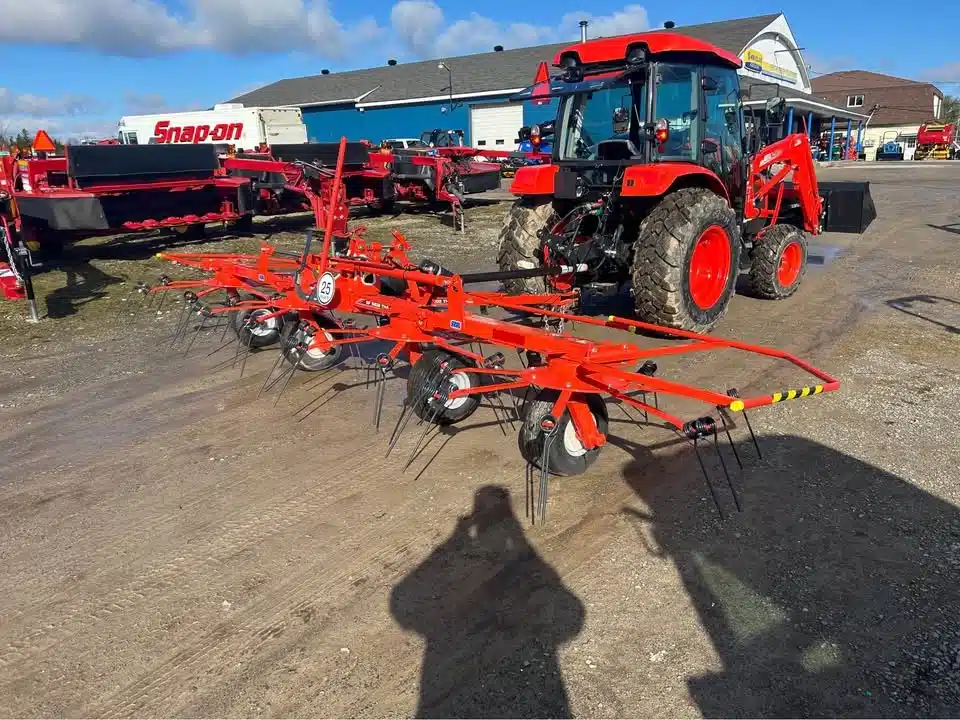 Gallery image 2 for New 2023 Kuhn GF 5202 THA Tedder