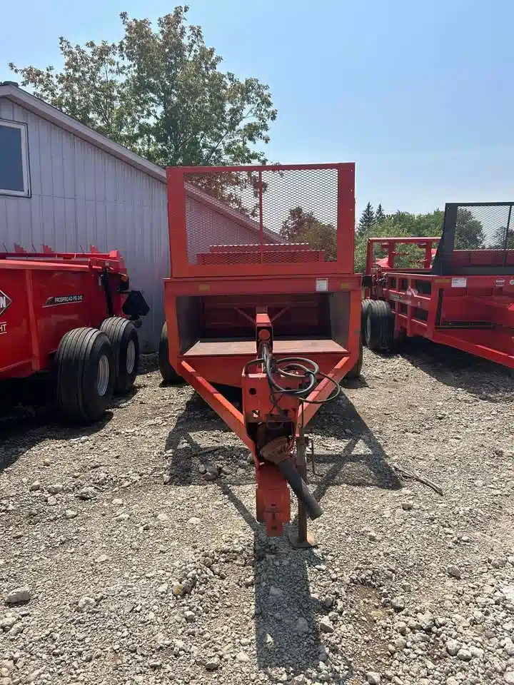 Gallery image 2 for Used 2012 Kuhn 2044 Manure Spreader