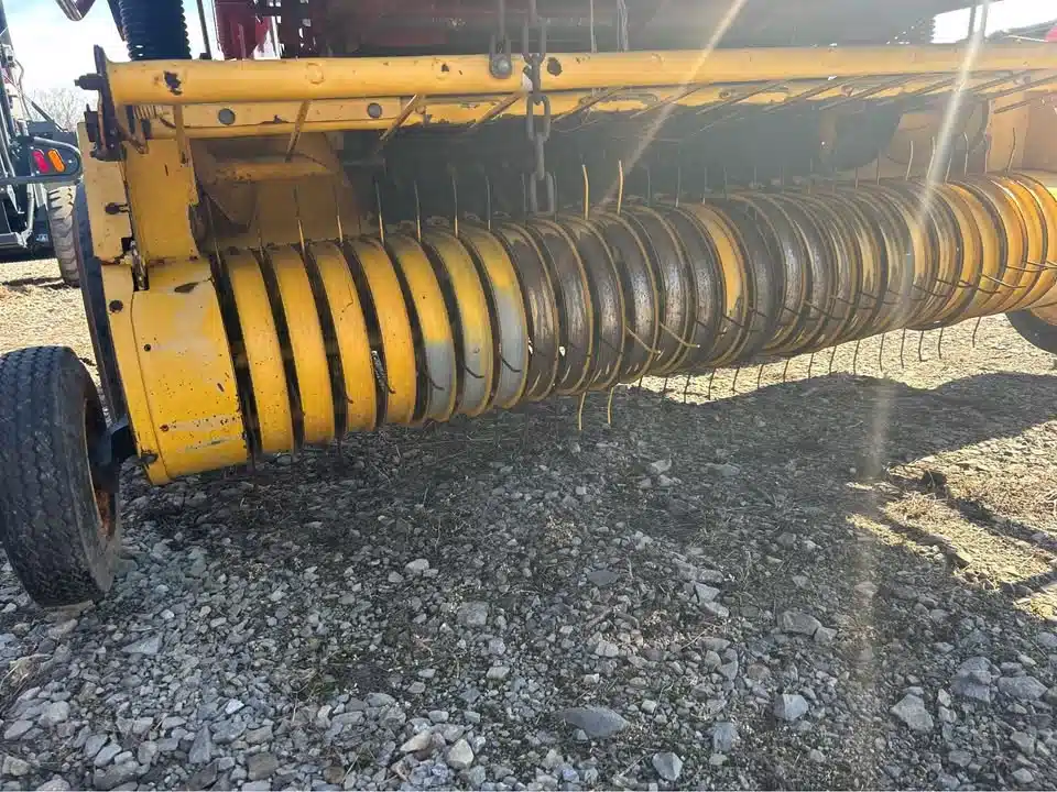 Gallery image 2 for Used 2008 New Holland BR7060 Round Baler