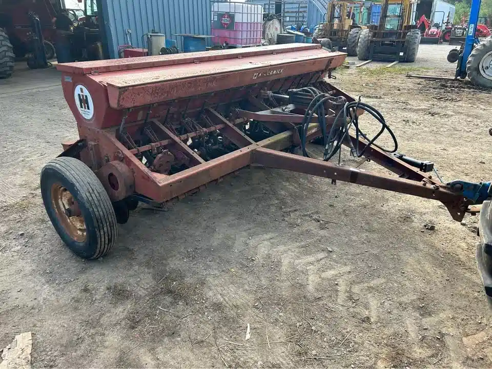 Gallery image 2 for Used 1971 International 10 Drill