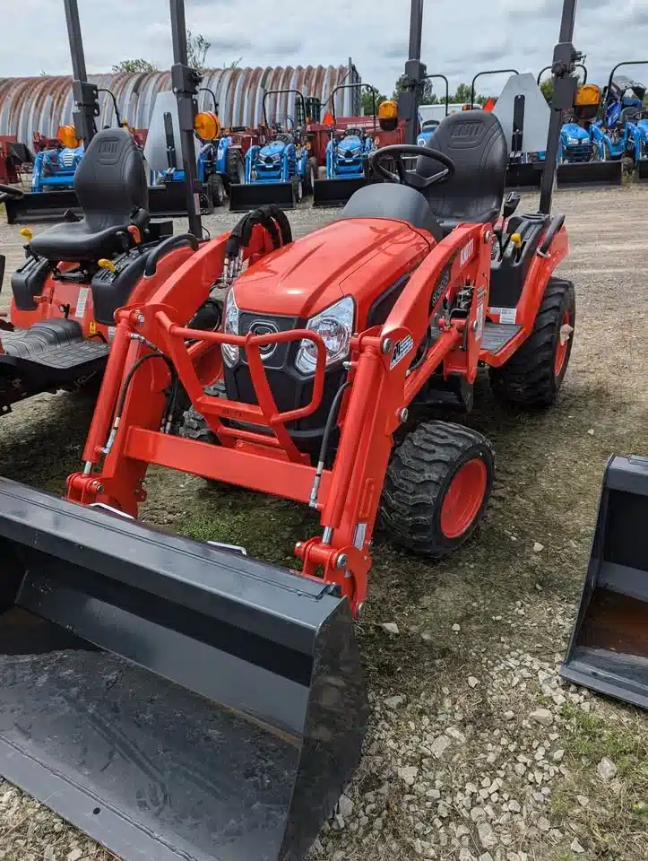 Gallery image 1 for New 2025 Kioti CS2220 Tractor